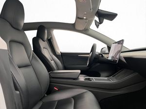 Tesla Model Y bild 24
