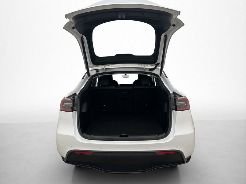 Tesla Model Y bild 28