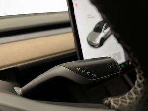Tesla Model Y bild 15