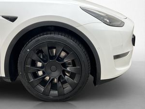 Tesla Model Y bild 32