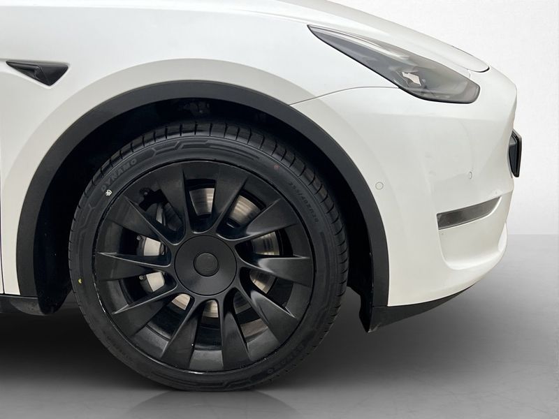 Tesla Model Y bild 32