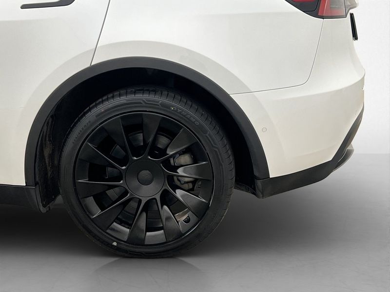 Tesla Model Y bild 30