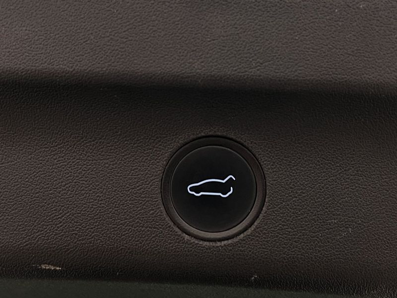 Tesla Model Y bild 27