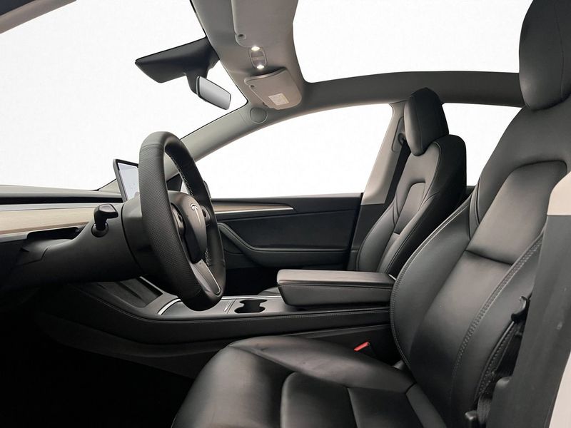Tesla Model Y bild 11
