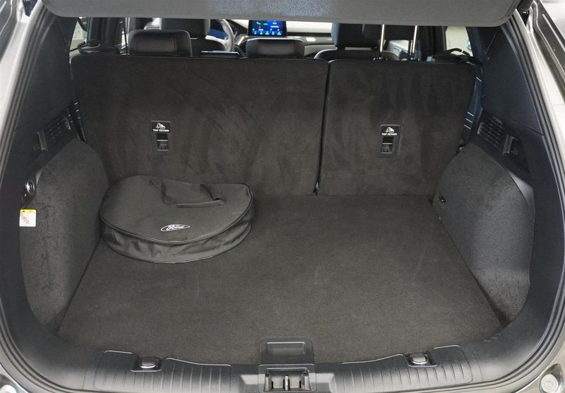 Ford Kuga bild 8