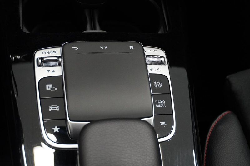 Mercedes CLA180 bild 31