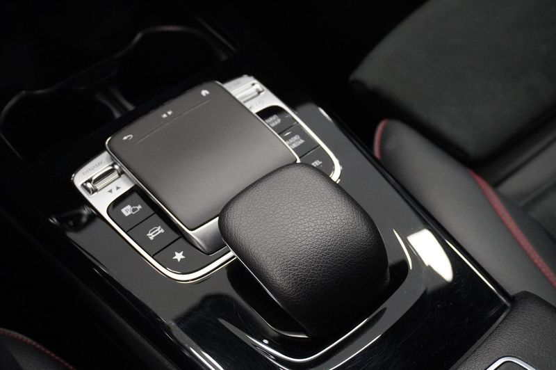 Mercedes CLA180 bild 30