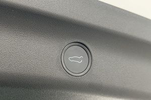 Tesla Model Y bild 34