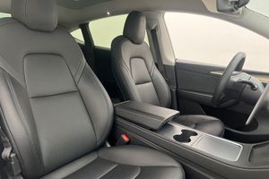 Tesla Model Y bild 30