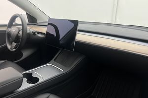Tesla Model Y bild 31