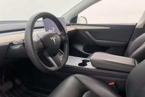 Tesla Model Y bild 11