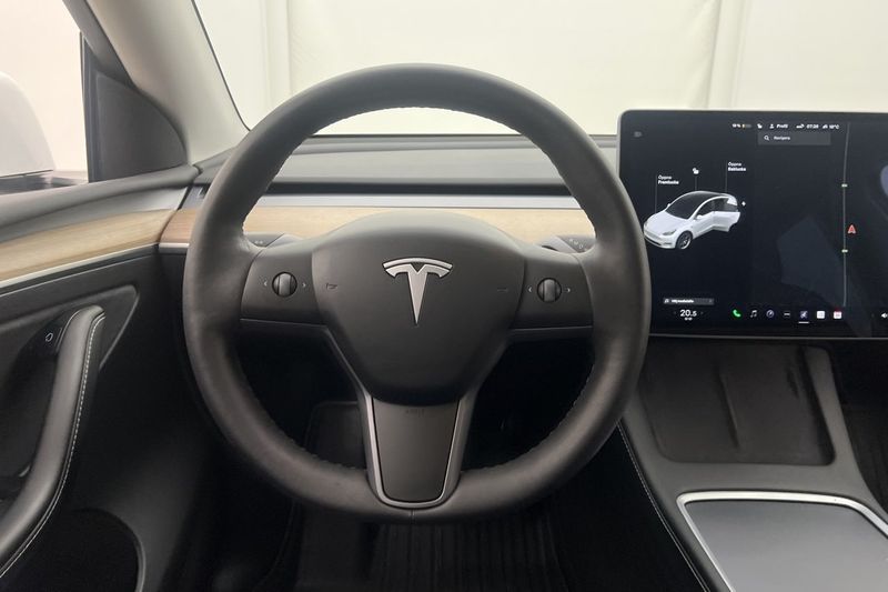 Tesla Model Y bild 14