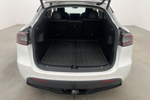 Tesla Model Y bild 35