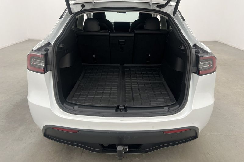 Tesla Model Y bild 35