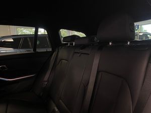 BMW 330 bild 8