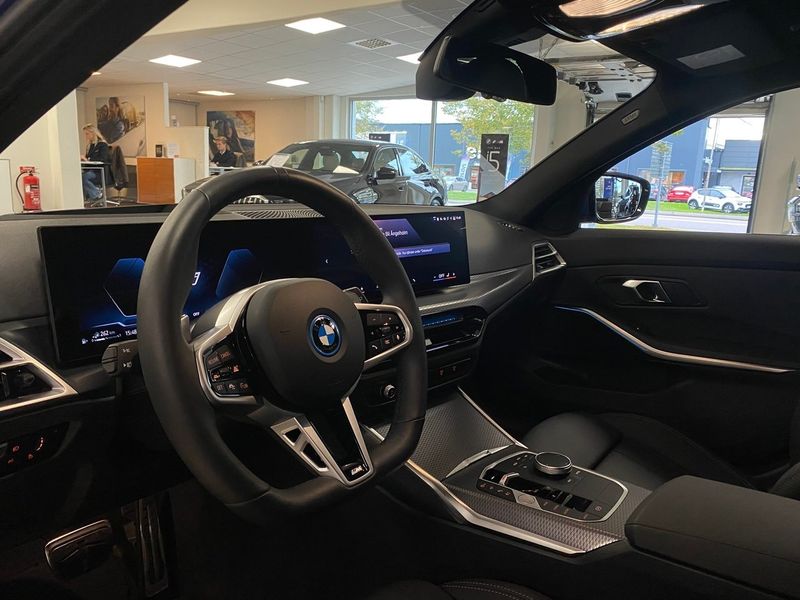 BMW 330 bild 4