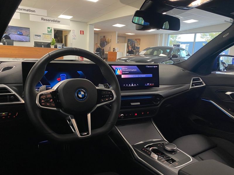 BMW 330 bild 5