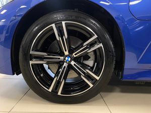 BMW 330 bild 2