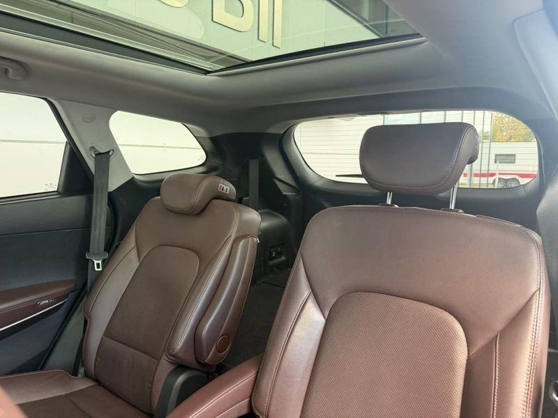 Hyundai Grand Santa Fe bild 6