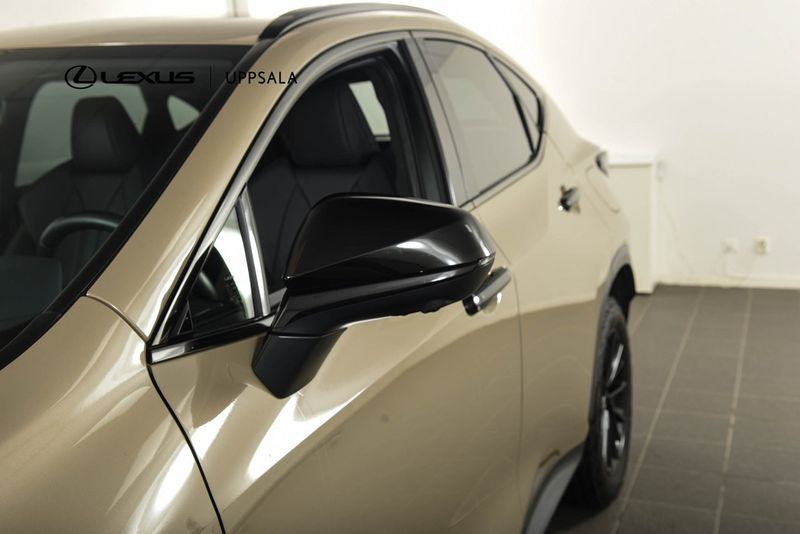 Lexus NX bild 25