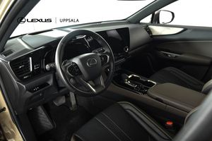 Lexus NX bild 6