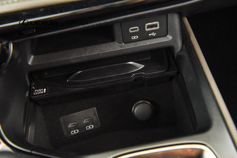 Lexus NX bild 18