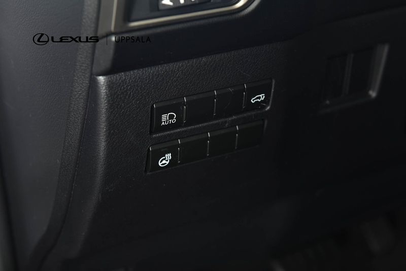 Lexus NX bild 13