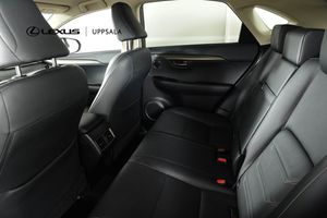 Lexus NX bild 9