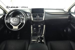 Lexus NX bild 8