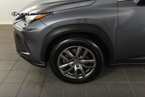 Lexus NX bild 22