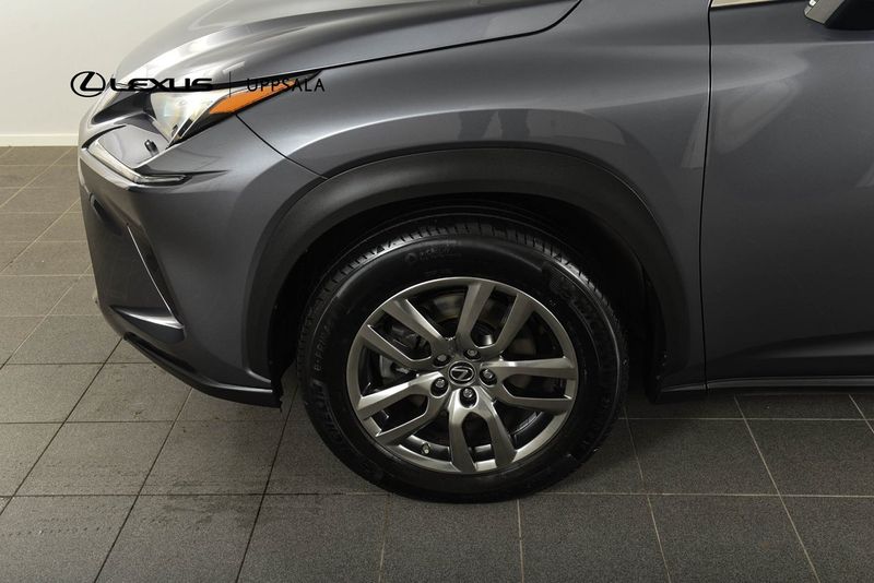 Lexus NX bild 22