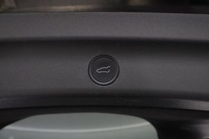 Tesla Model Y bild 26