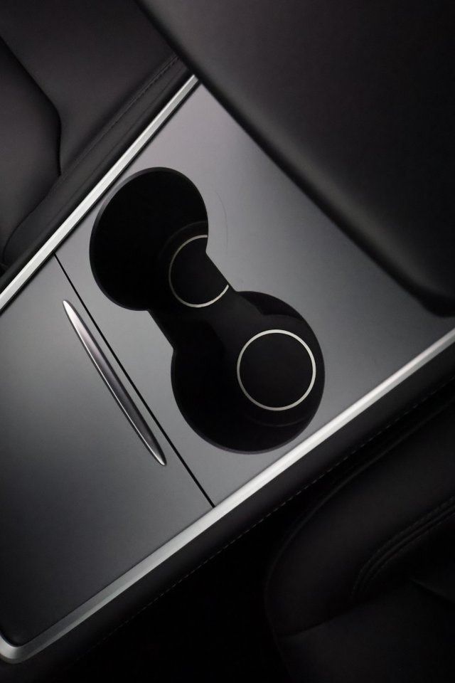 Tesla Model Y bild 23