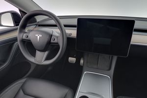 Tesla Model Y bild 15