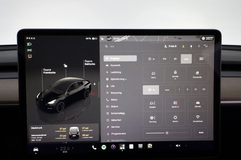 Tesla Model Y bild 18