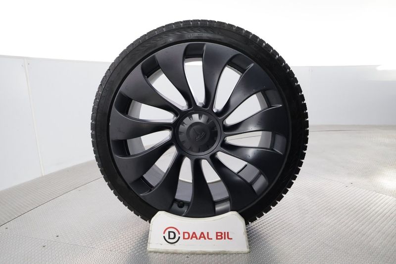Tesla Model Y bild 24