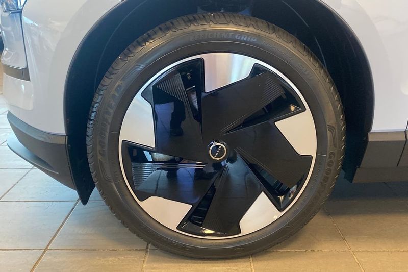 Volvo EX30 bild 17