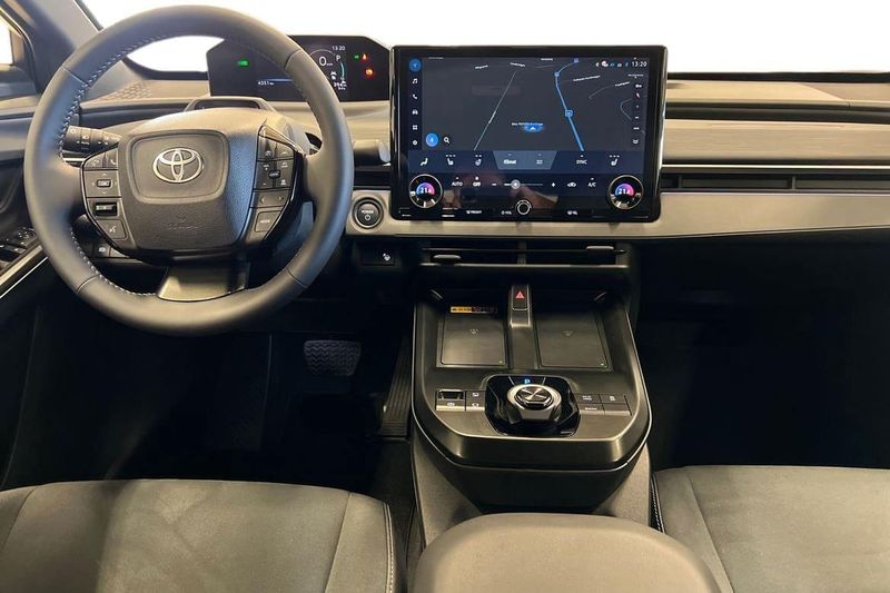 Toyota C-HR+ bild 9