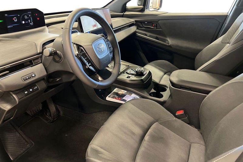 Toyota C-HR+ bild 14
