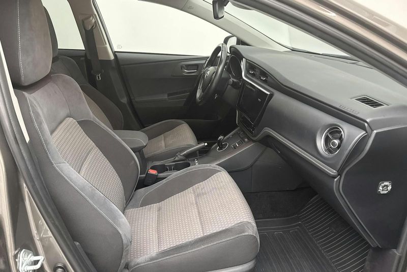 Toyota Auris bild 7