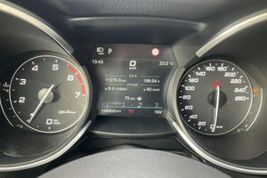 Alfa Romeo Stelvio bild 10