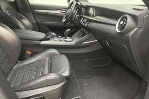 Alfa Romeo Stelvio bild 7