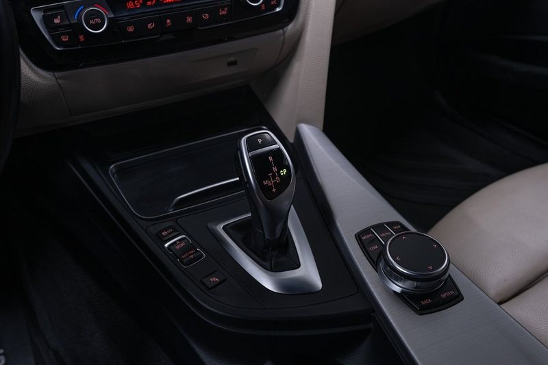 BMW 320 bild 14