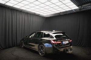 BMW 330 bild 8