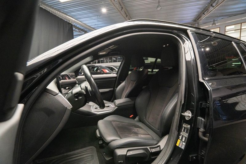 BMW 330 bild 15