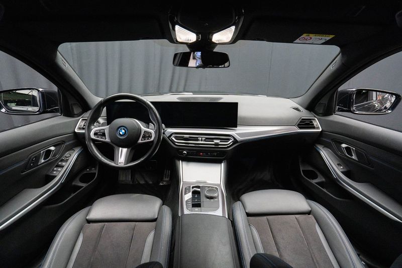 BMW 330 bild 12