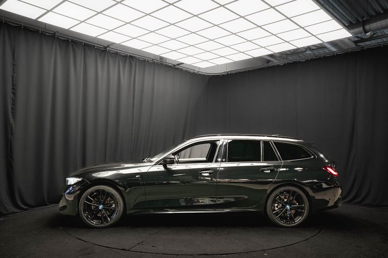 BMW 330 bild 9
