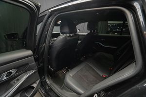 BMW 330 bild 18