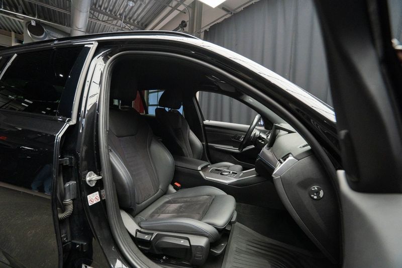 BMW 330 bild 16