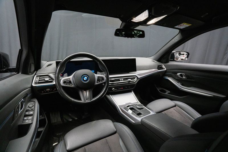 BMW 330 bild 10